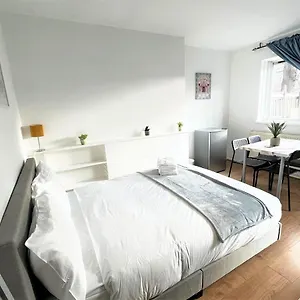 Stepney 17 Double Bedrooms Gasthuis