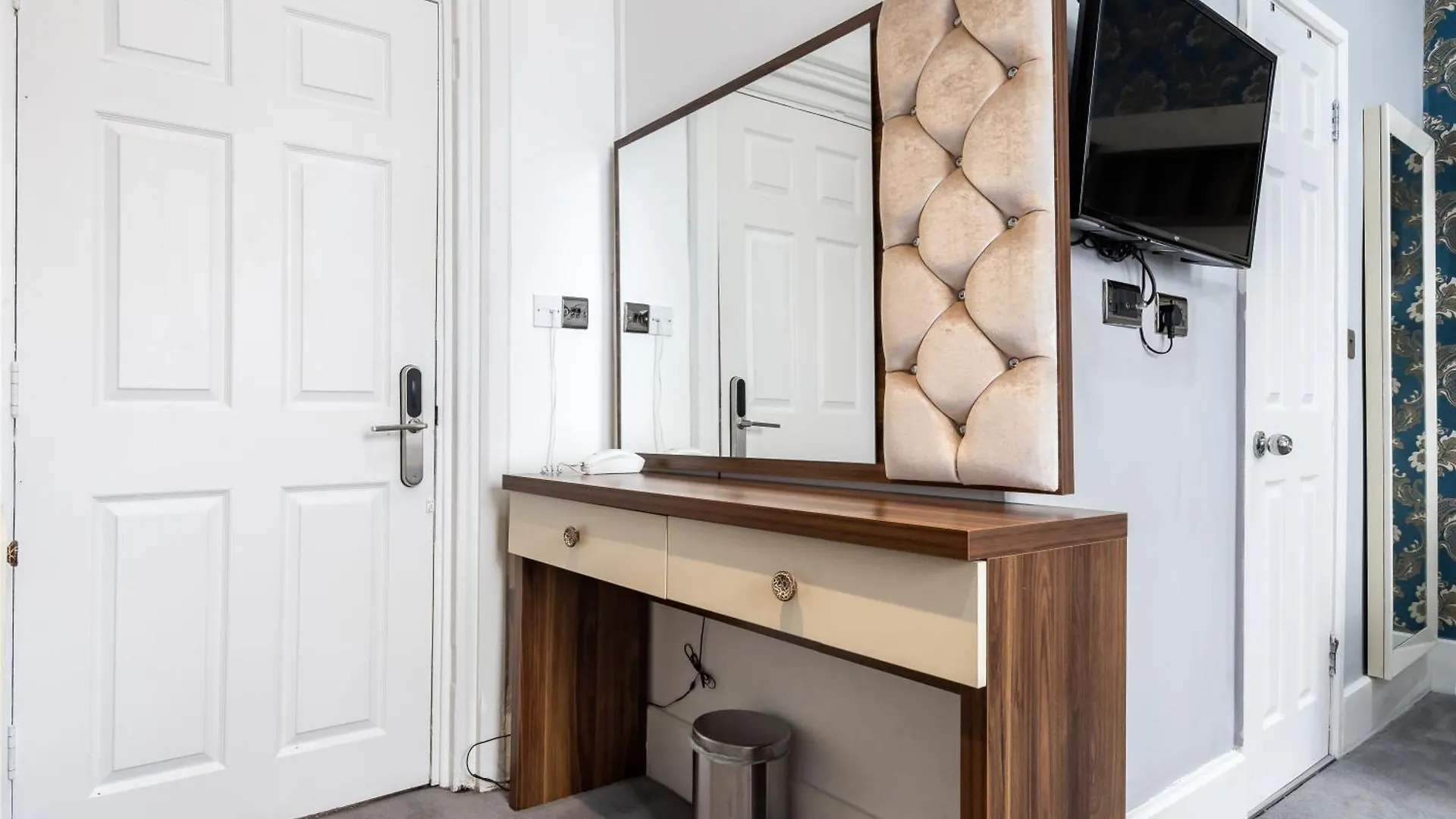 Vilenza Hotel London